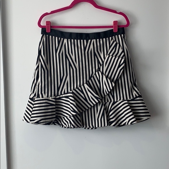 Self-Portrait Abstract Stripe Ruffle Skirt 10 - Picture 4 of 6